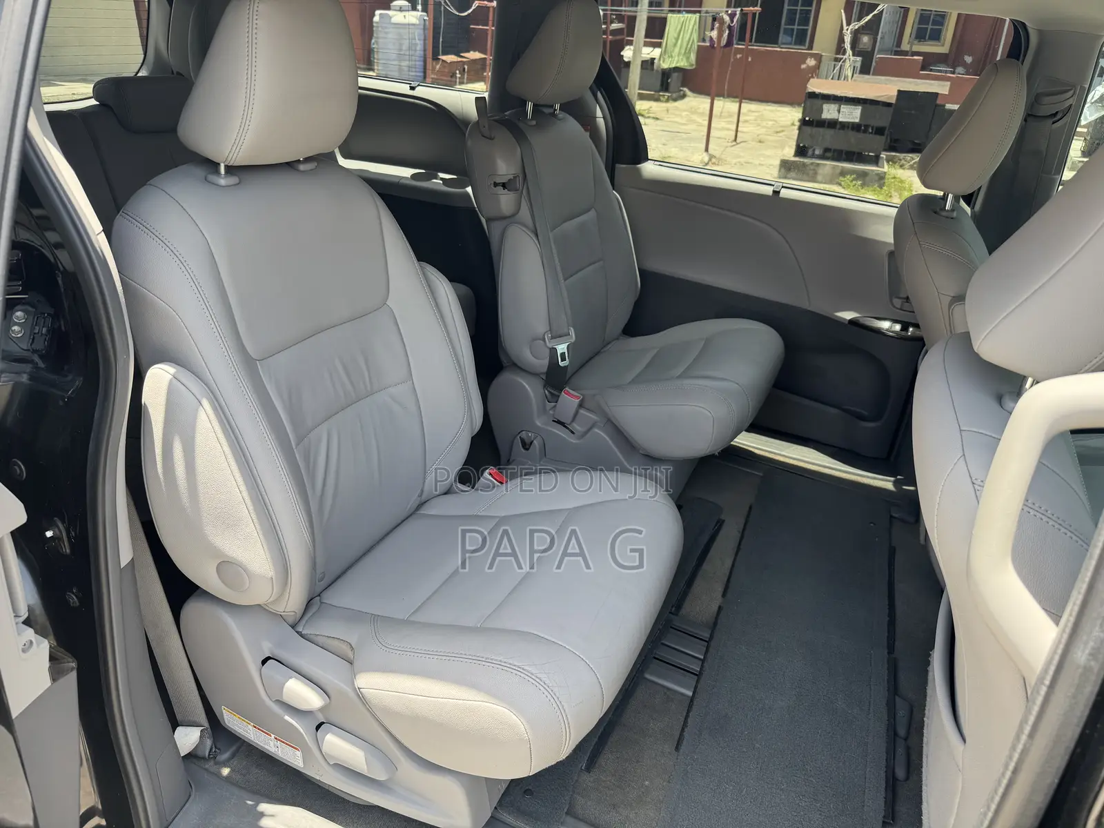 Toyota Sienna XLE 8-Passenger 4dr Minivan (3.5L 6cyl 6A) 2015 Black