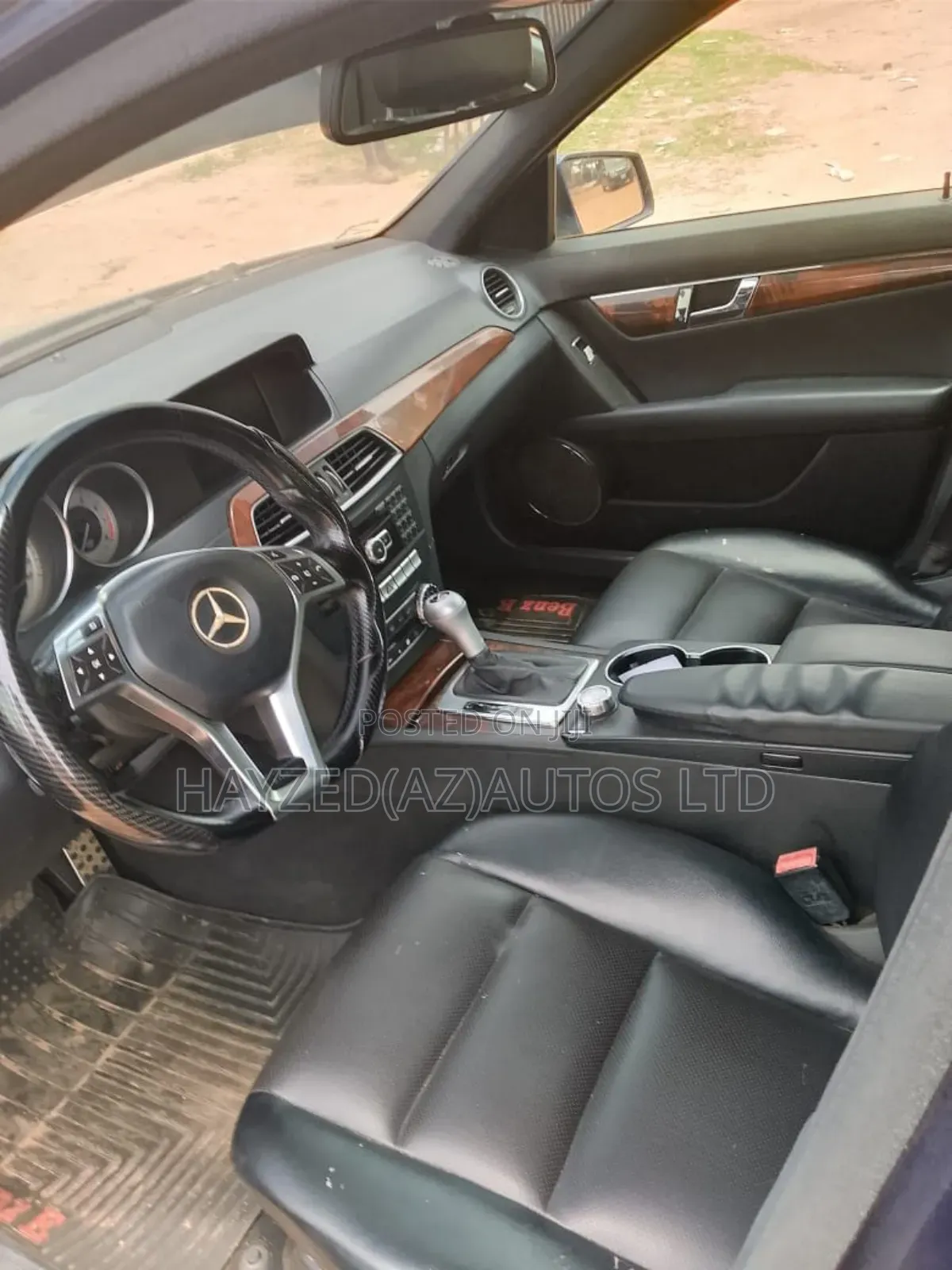 Mercedes-Benz C300 2023 Blue