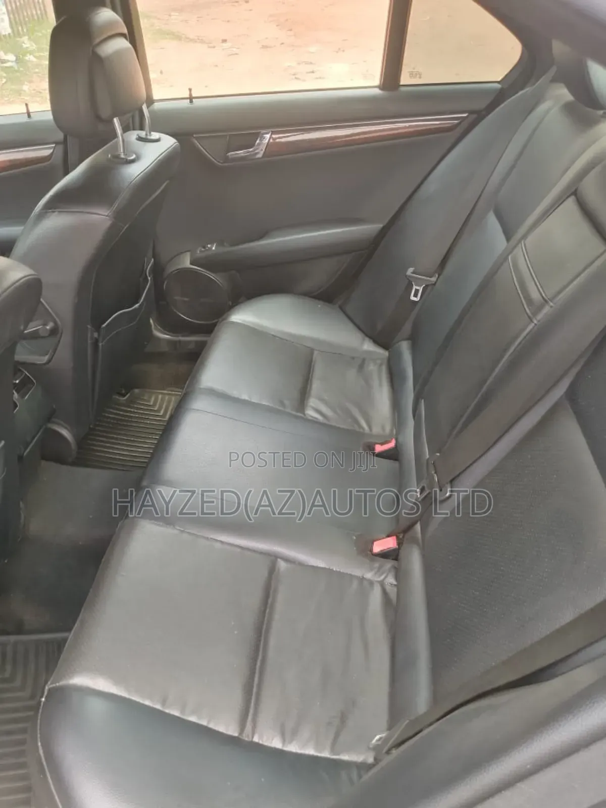 Mercedes-Benz C300 2023 Blue