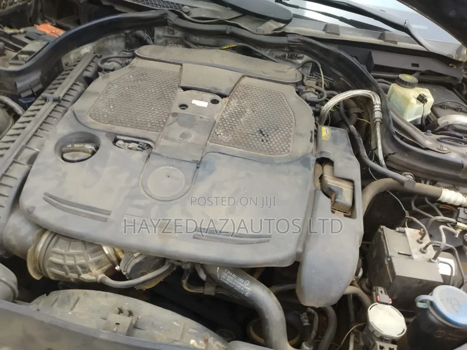Mercedes-Benz C300 2023 Blue