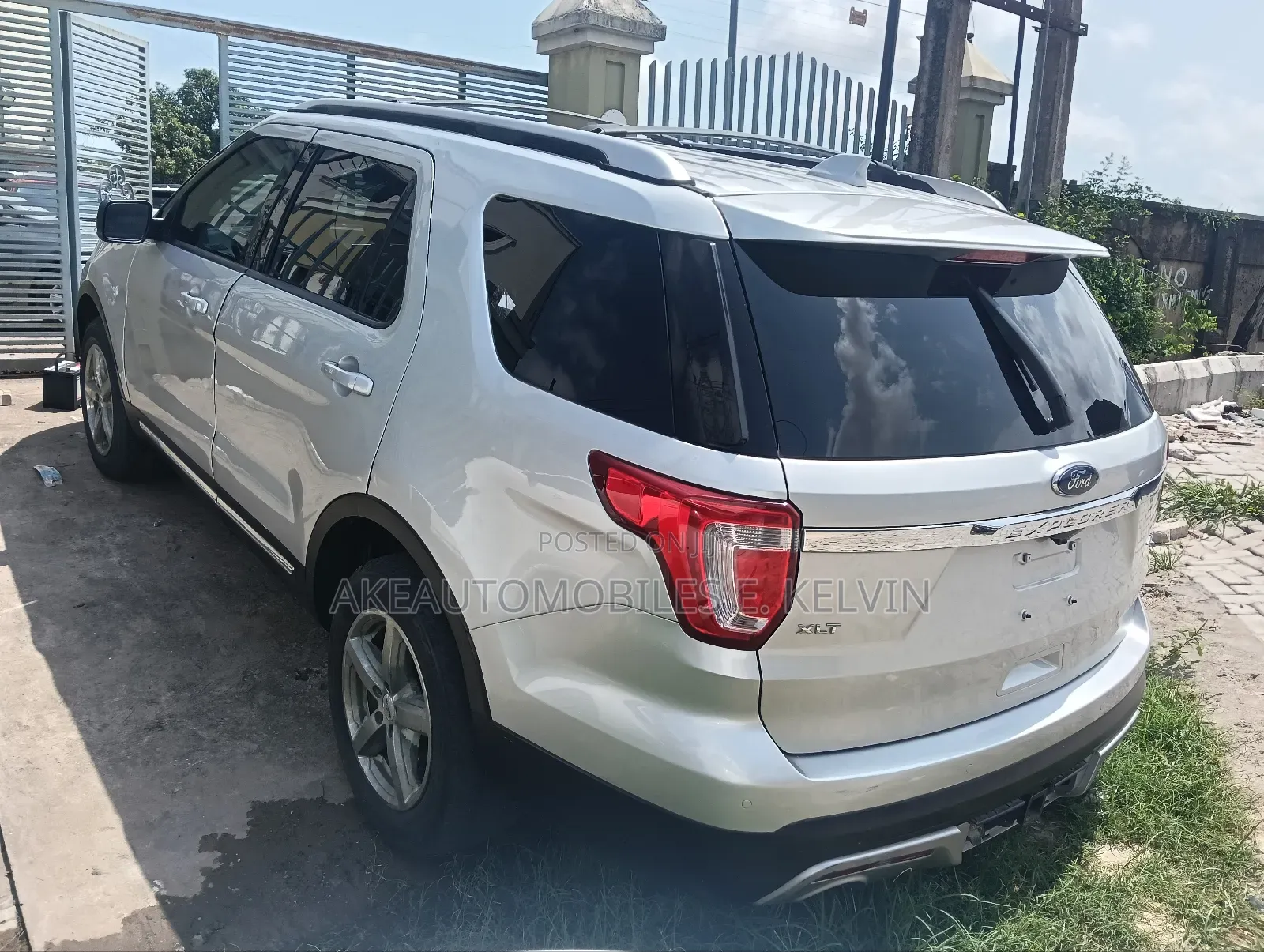 Ford Explorer XLT 4dr SUV AWD (3.5L 6cyl 6A) 2016 Silver