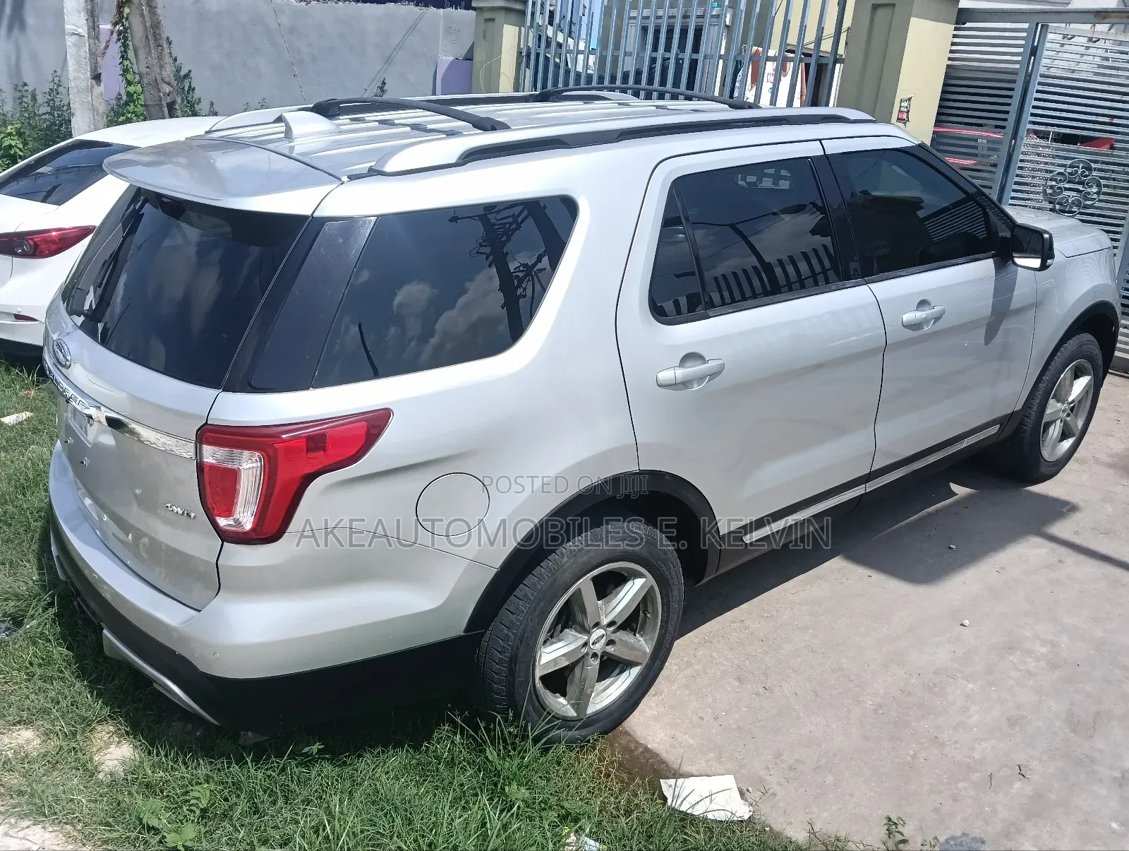 Ford Explorer XLT 4dr SUV AWD (3.5L 6cyl 6A) 2016 Silver