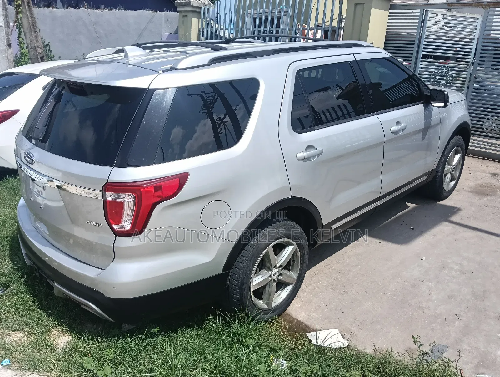 Ford Explorer XLT 4dr SUV AWD (3.5L 6cyl 6A) 2016 Silver