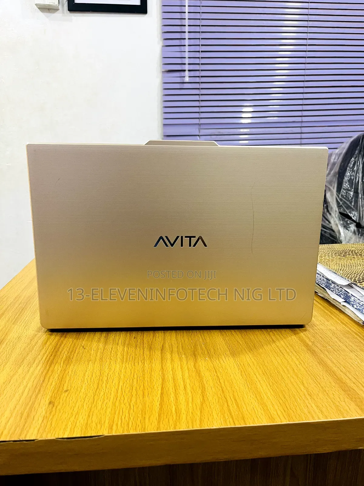 Laptop Avita Pura AMD 14 8GB AMD Ryzen 5 SSD 256GB