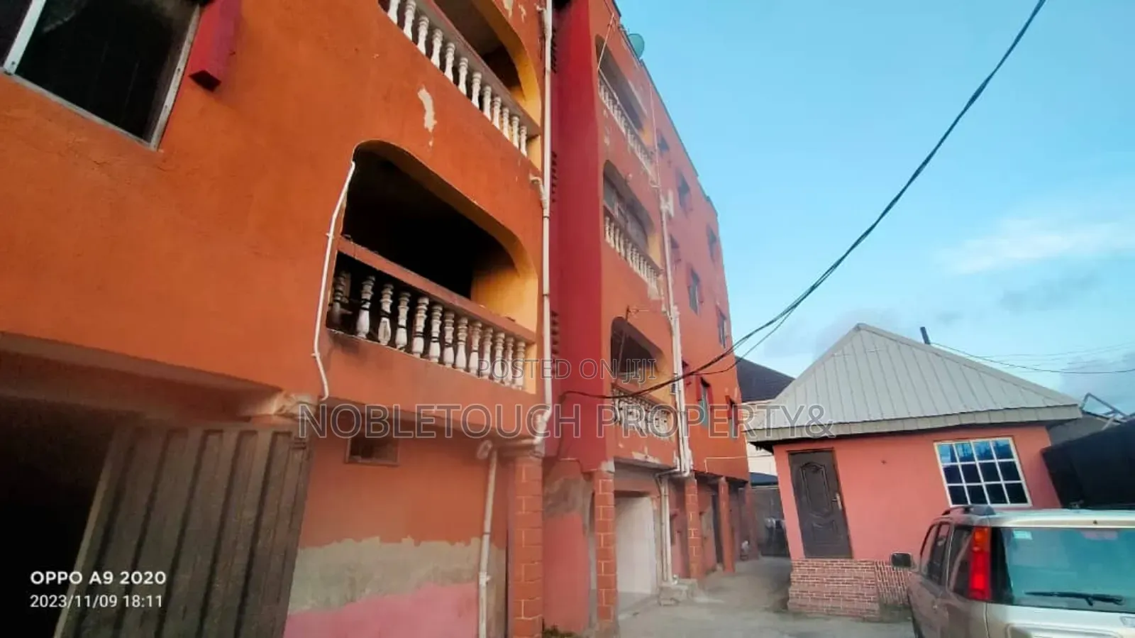 3bdrm Block of Flats in Satellite Town Lagos for sale