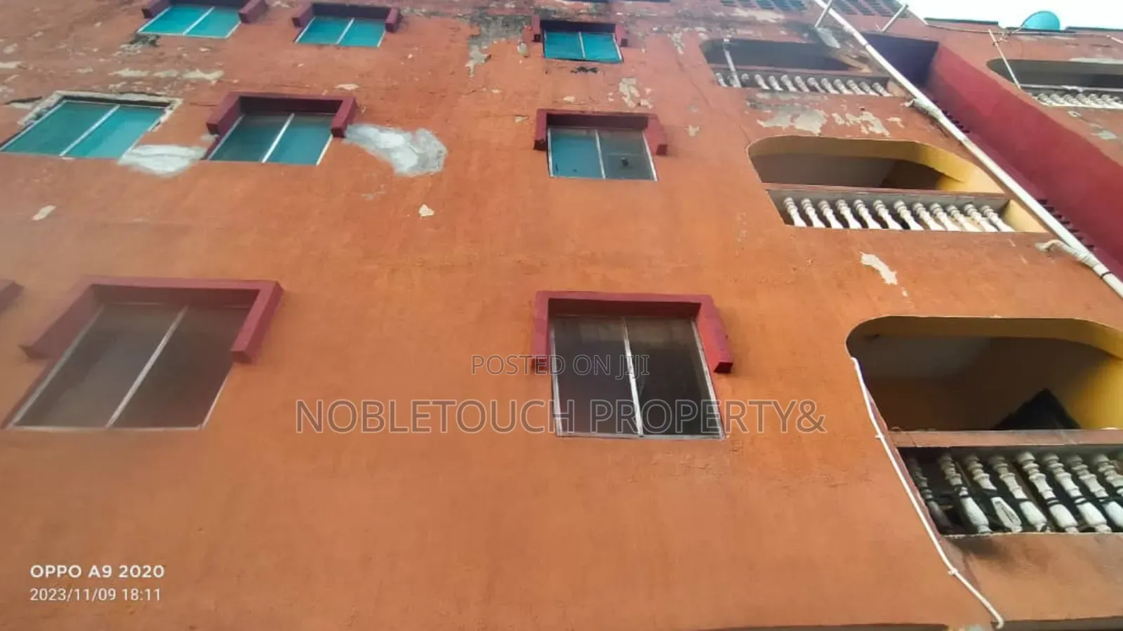 3bdrm Block of Flats in Satellite Town Lagos for sale
