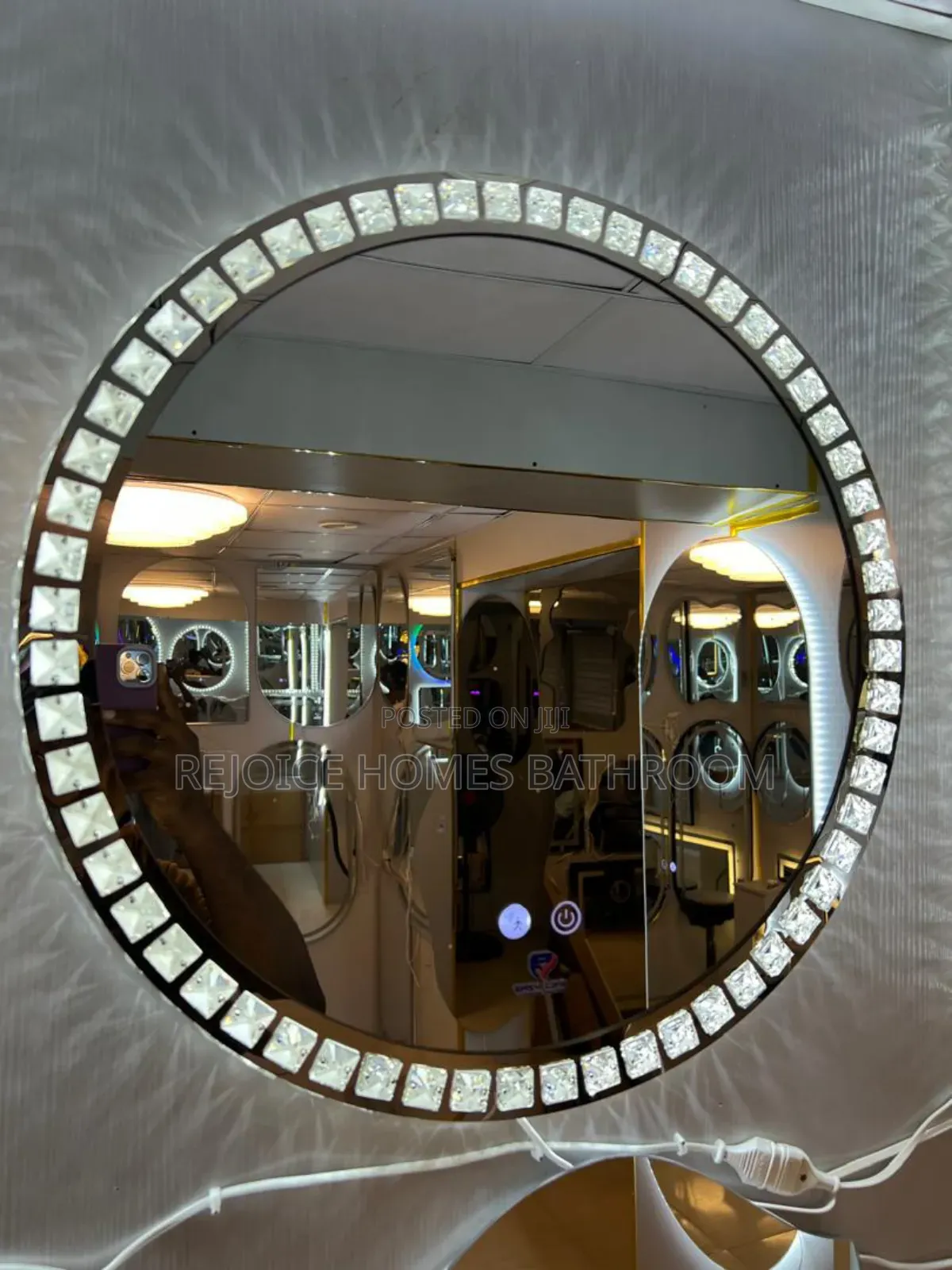 Luxury Circular Crystal Diamond-Crusted Led Smart Mirror