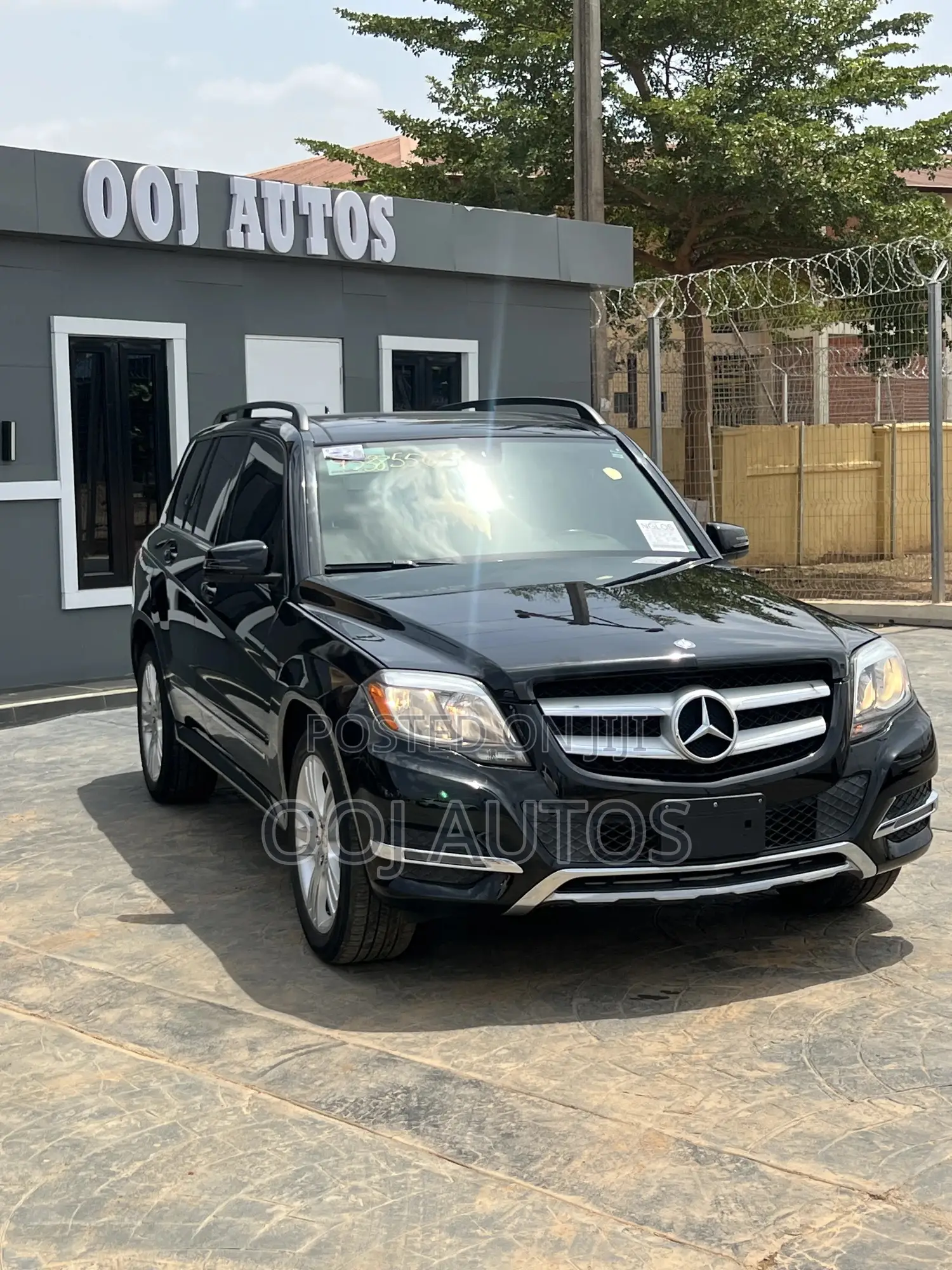 Mercedes-Benz GLK-Class Base GLK 350 4dr AWD 4MATIC (3.5L 6cyl 7A) 2015