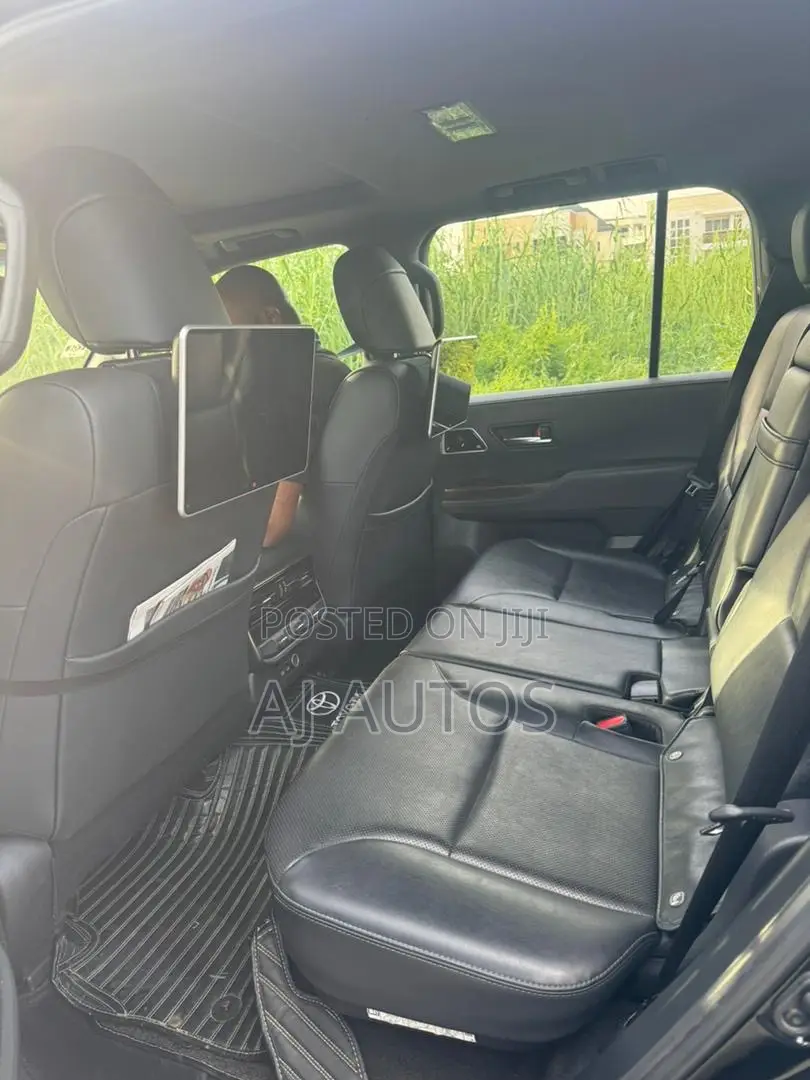 Toyota Land Cruiser 2022 Black