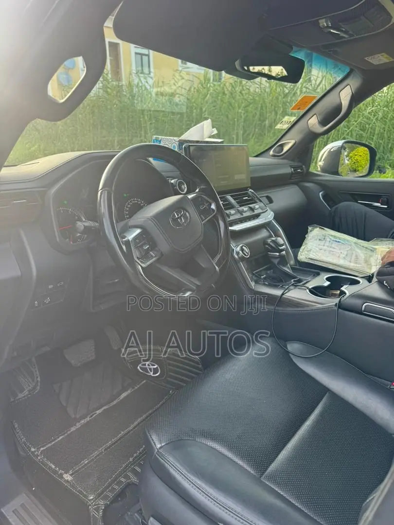 Toyota Land Cruiser 2022 Black