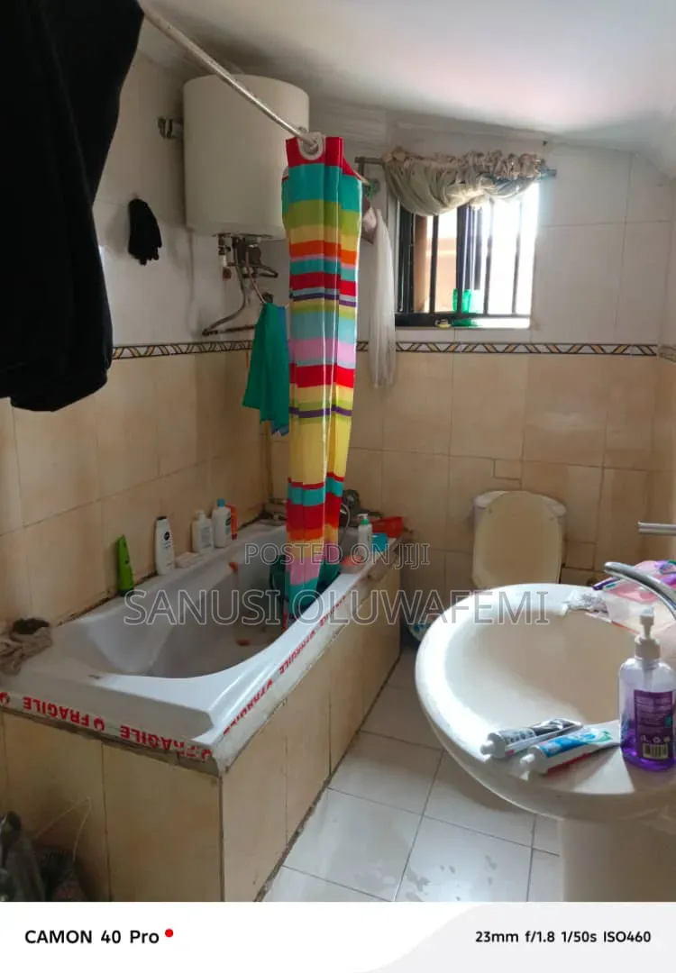 4bdrm Duplex in Alausa for sale