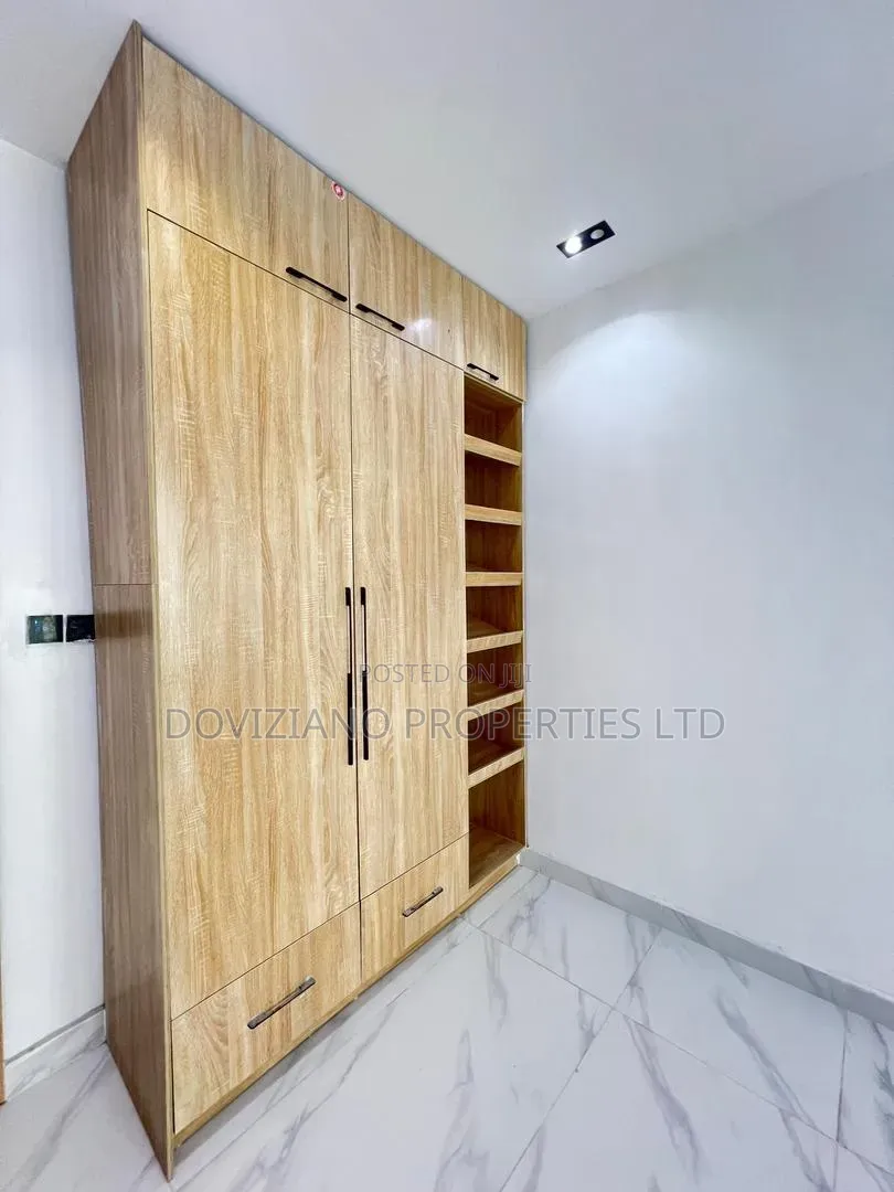 2bdrm Apartment in Lekki Phase 1 for sale
