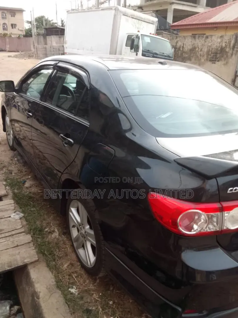Toyota Corolla 2013 Black