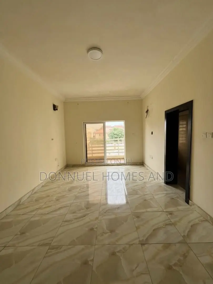 2bdrm Apartment in Off Lekki-Epe Expressway for rent