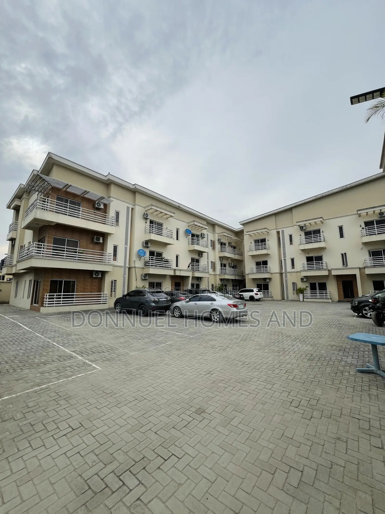 2bdrm Apartment in Off Lekki-Epe Expressway for rent