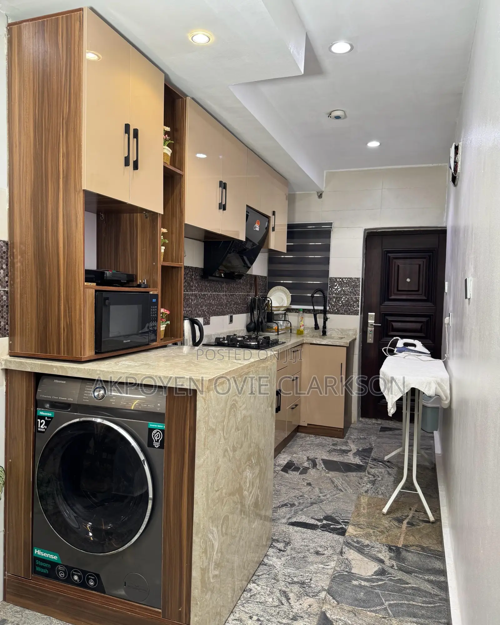 Luxurious 1 Bed Located in Jahi Special Offer