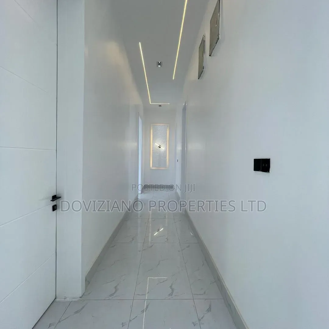 5bdrm Duplex in Lekki Phase 1 for sale