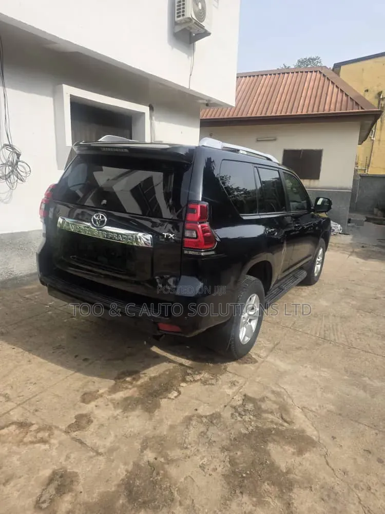 Toyota Land Cruiser Prado 2023 Black