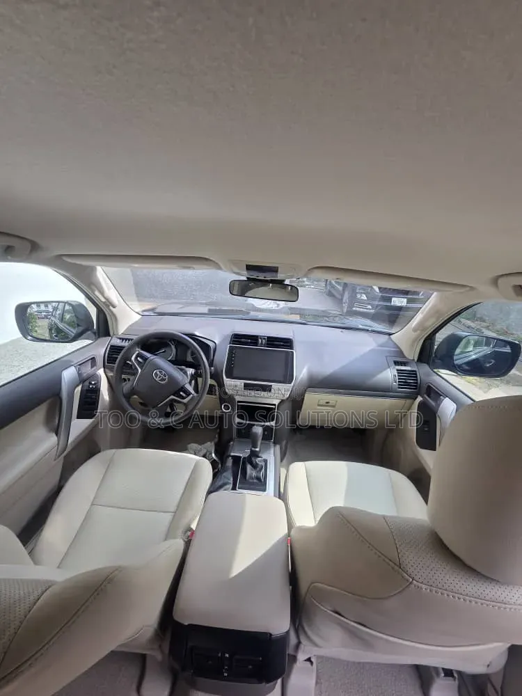 Toyota Land Cruiser Prado 2023 Black