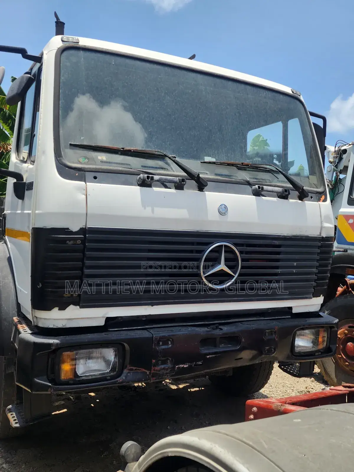 Super Clean Foreign Used Mercedes Benz Cap and Chassis Truck 10 Tires