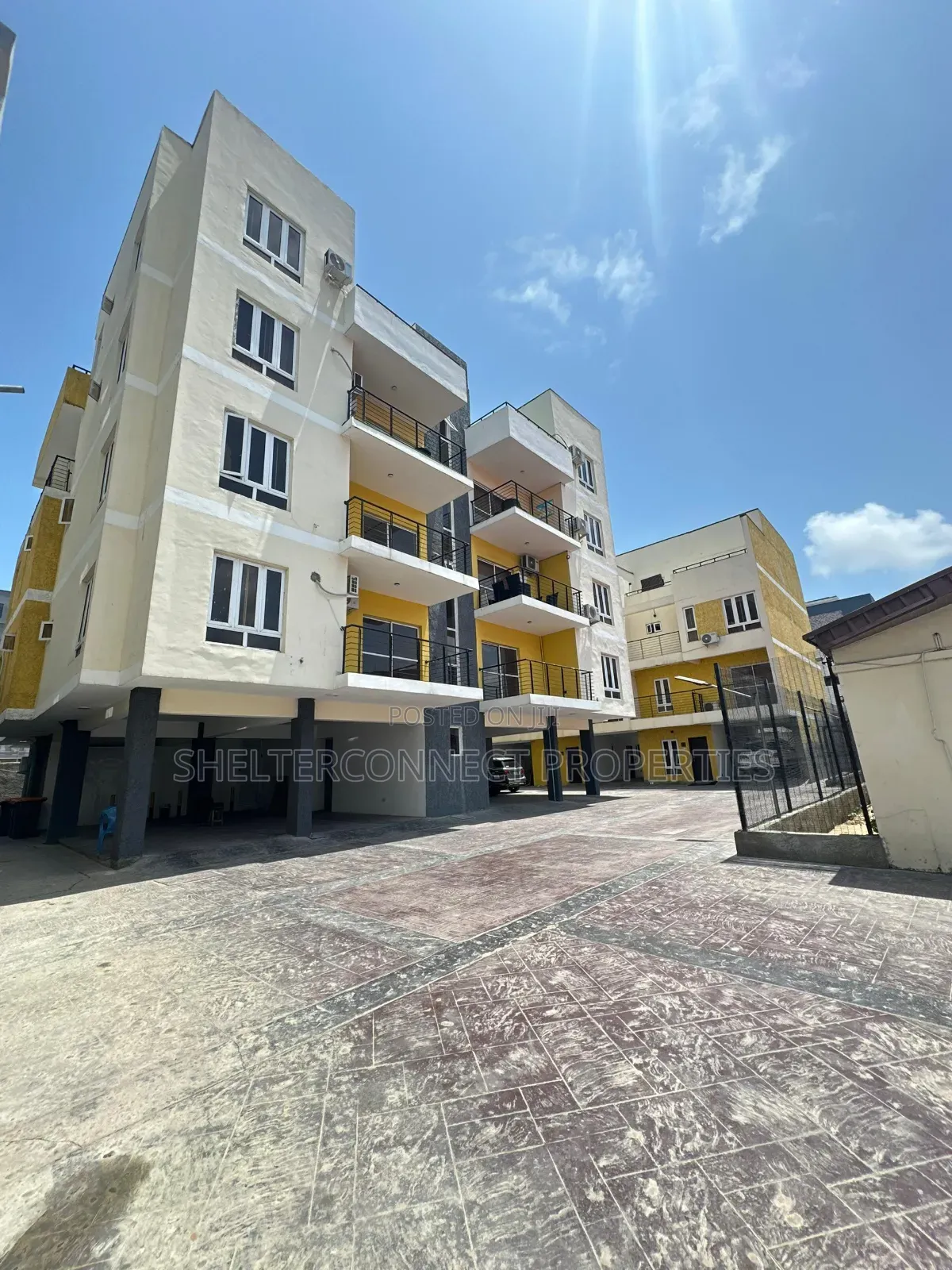 3bdrm Apartment in Lekki Phase 1 for rent