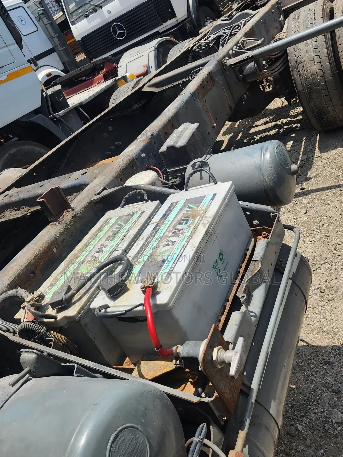 Foreign Used Mercedes Benz Cap and Chassis Truck