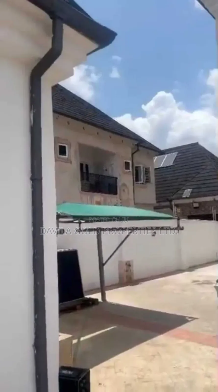 6bdrm Duplex in Benin City for sale