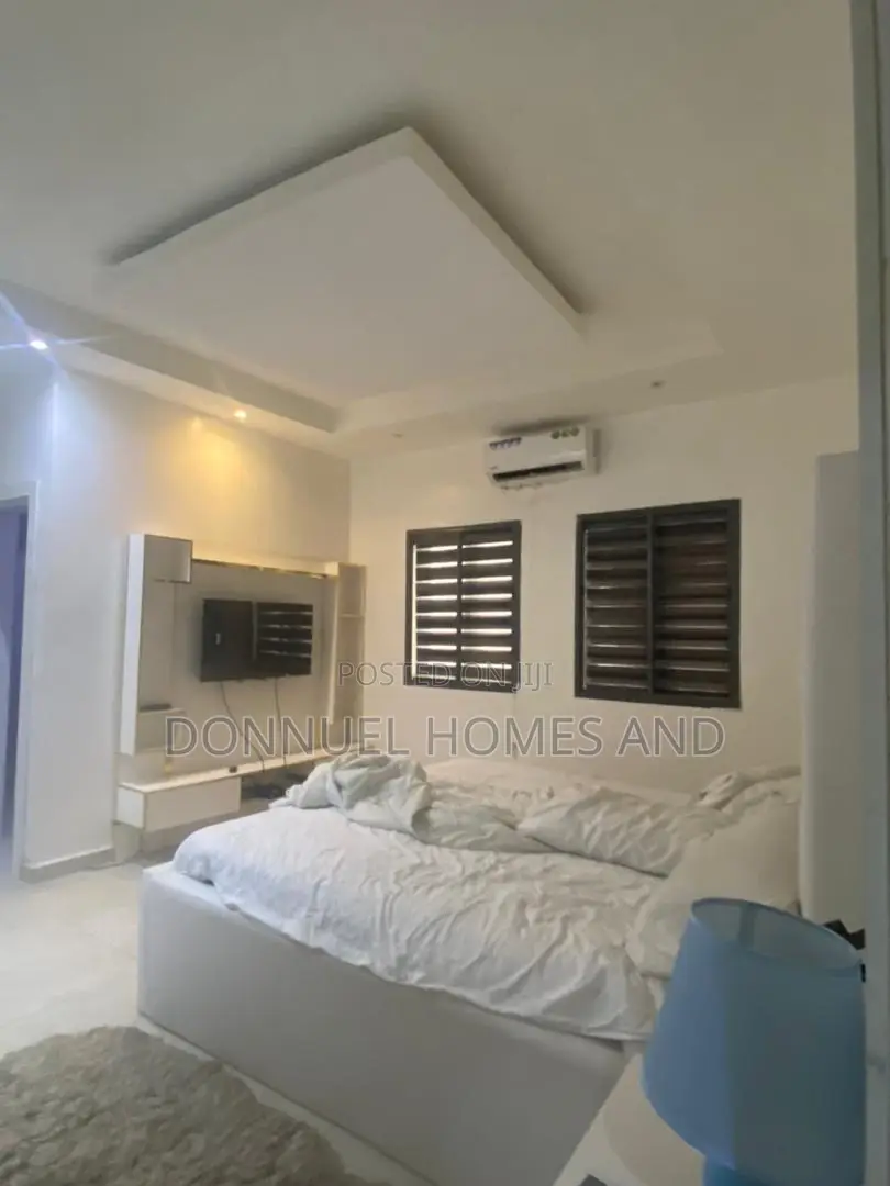 Furnished 3bdrm Apartment in Lekki Phase 1 for rent
