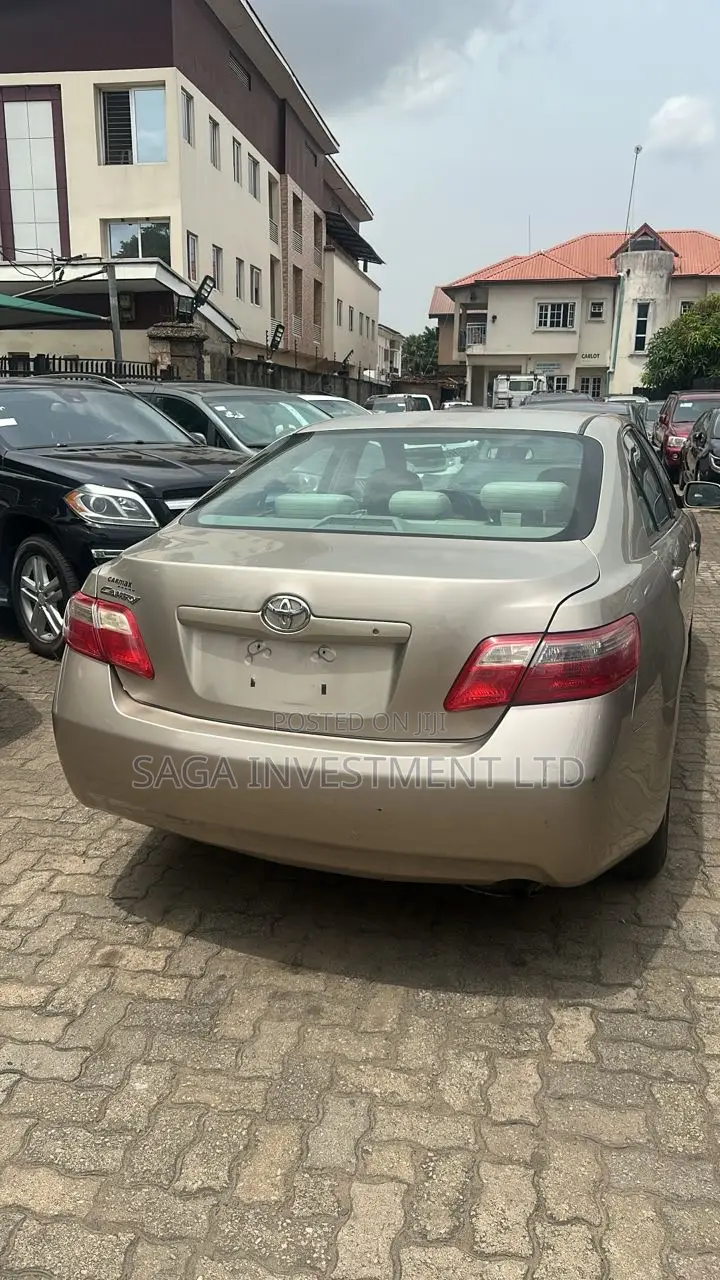 Toyota Camry 2.4 LE 2008 Gold