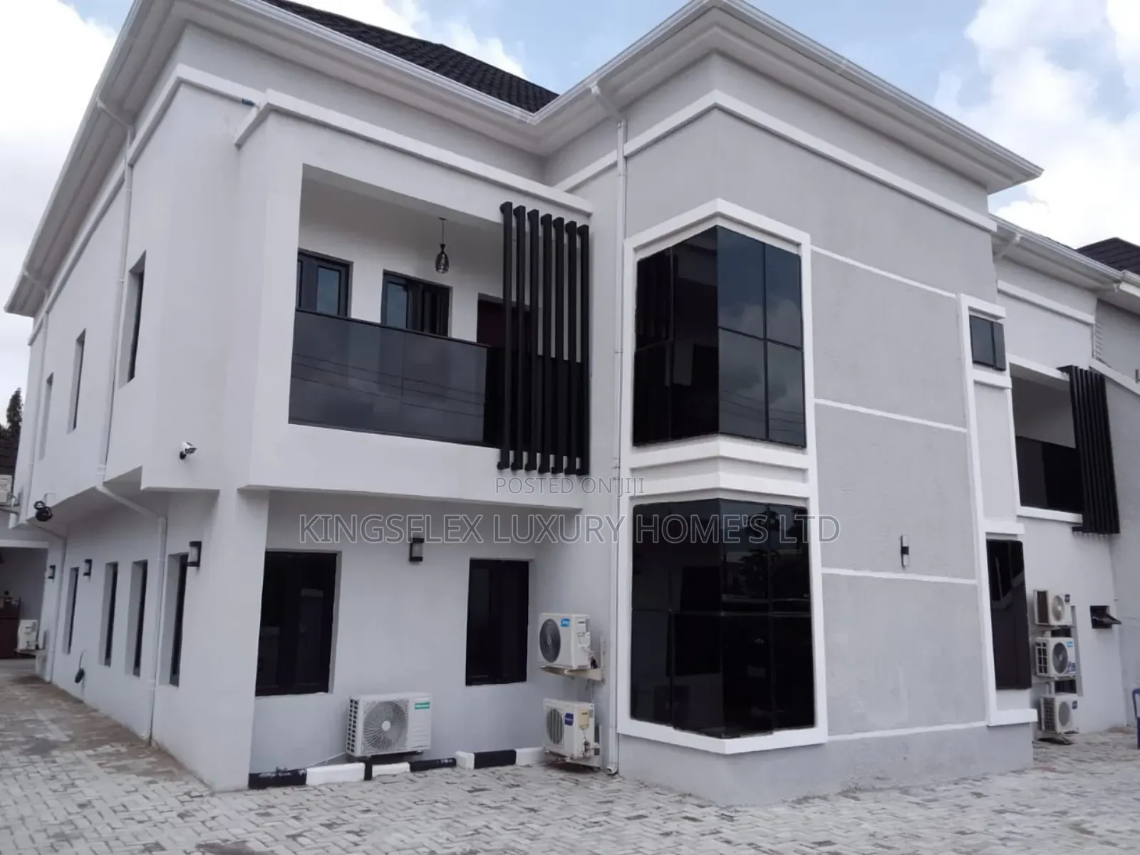 5bdrm Duplex in Estate, Gwarinpa for sale