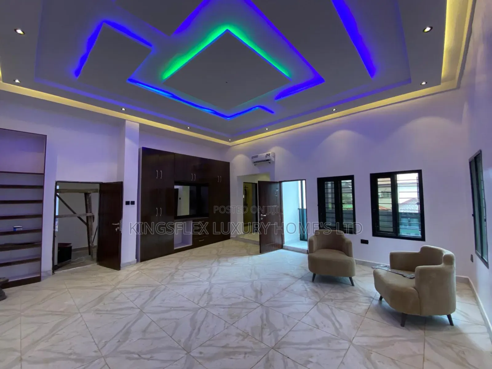 5bdrm Duplex in Estate, Gwarinpa for sale
