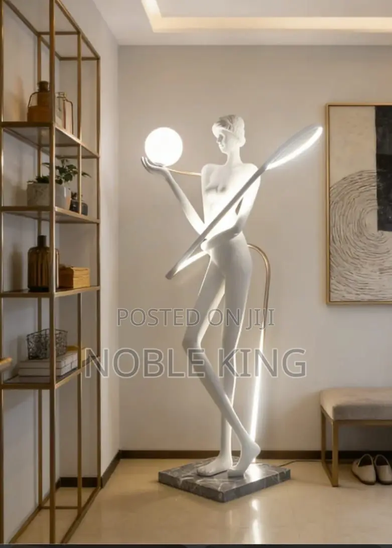 Ss Creative Hotel Large-Scale Floor-to-Ceiling Ornament Figure