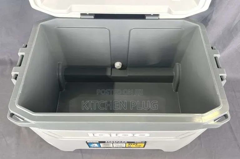 Igloo 60-quart Roller Cooler Designed For Keeping Drinks And Food.
