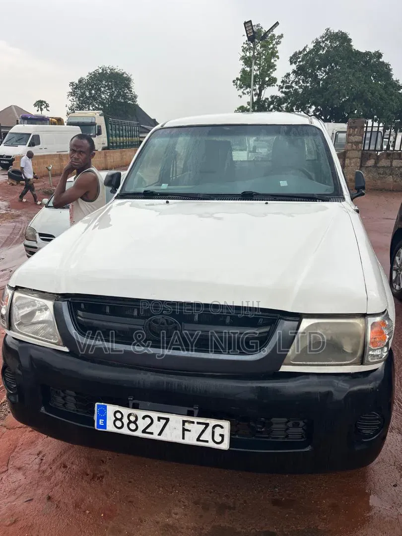 Toyota Hilux 1996 White