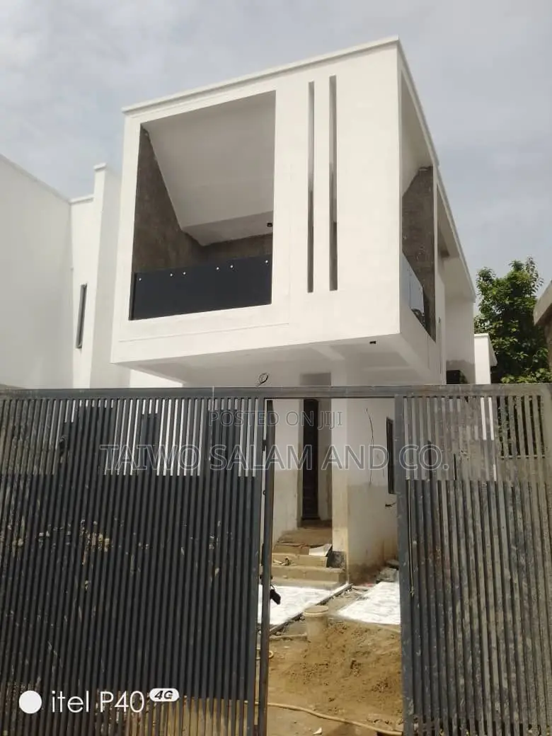 5bdrm Duplex in Bodija for sale