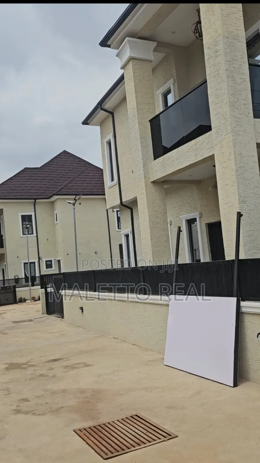 Furnished 5bdrm Duplex in 7 Families, Gaduwa for sale