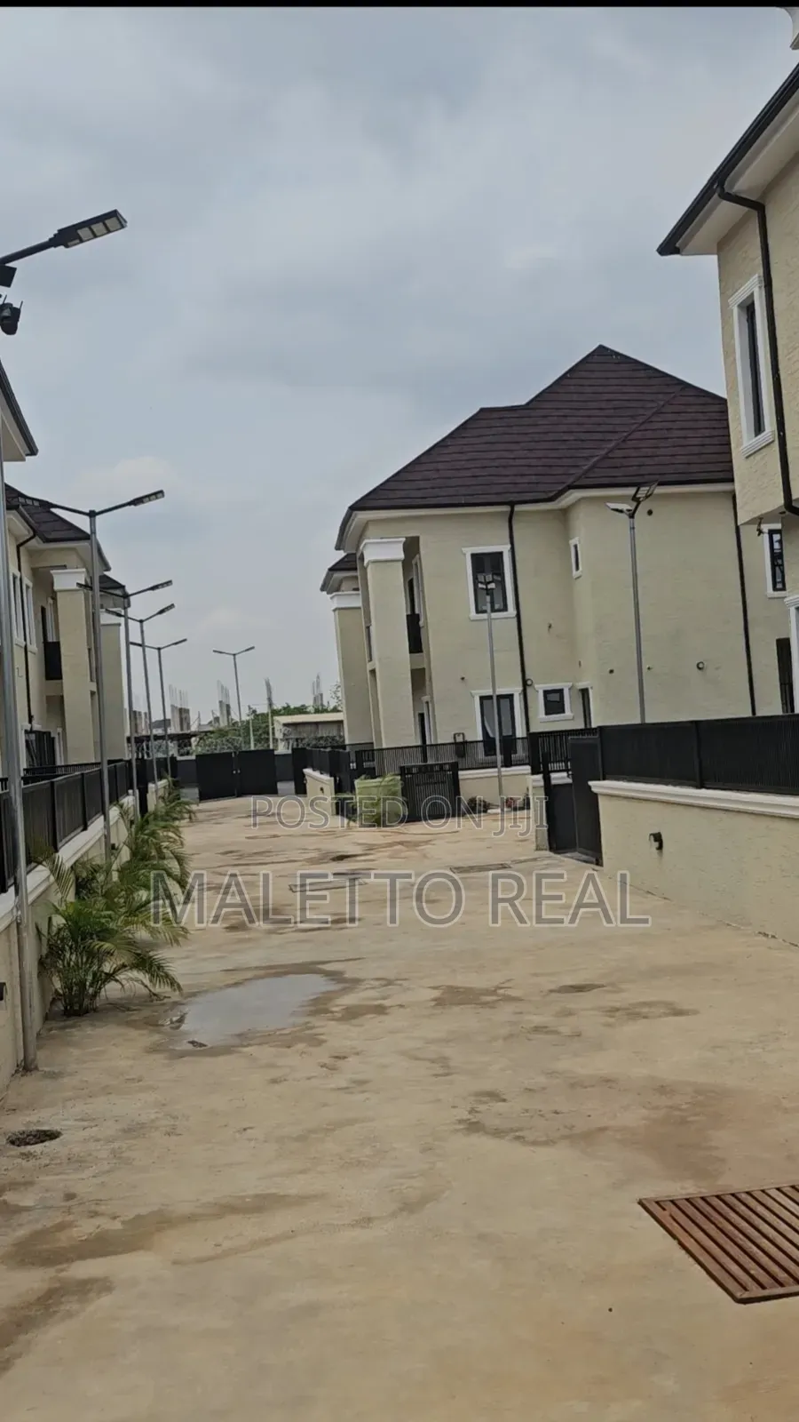 Furnished 5bdrm Duplex in 7 Families, Gaduwa for sale