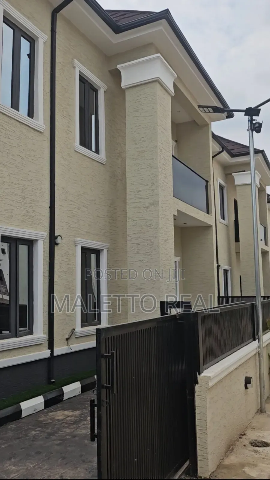 Furnished 5bdrm Duplex in 7 Families, Gaduwa for sale