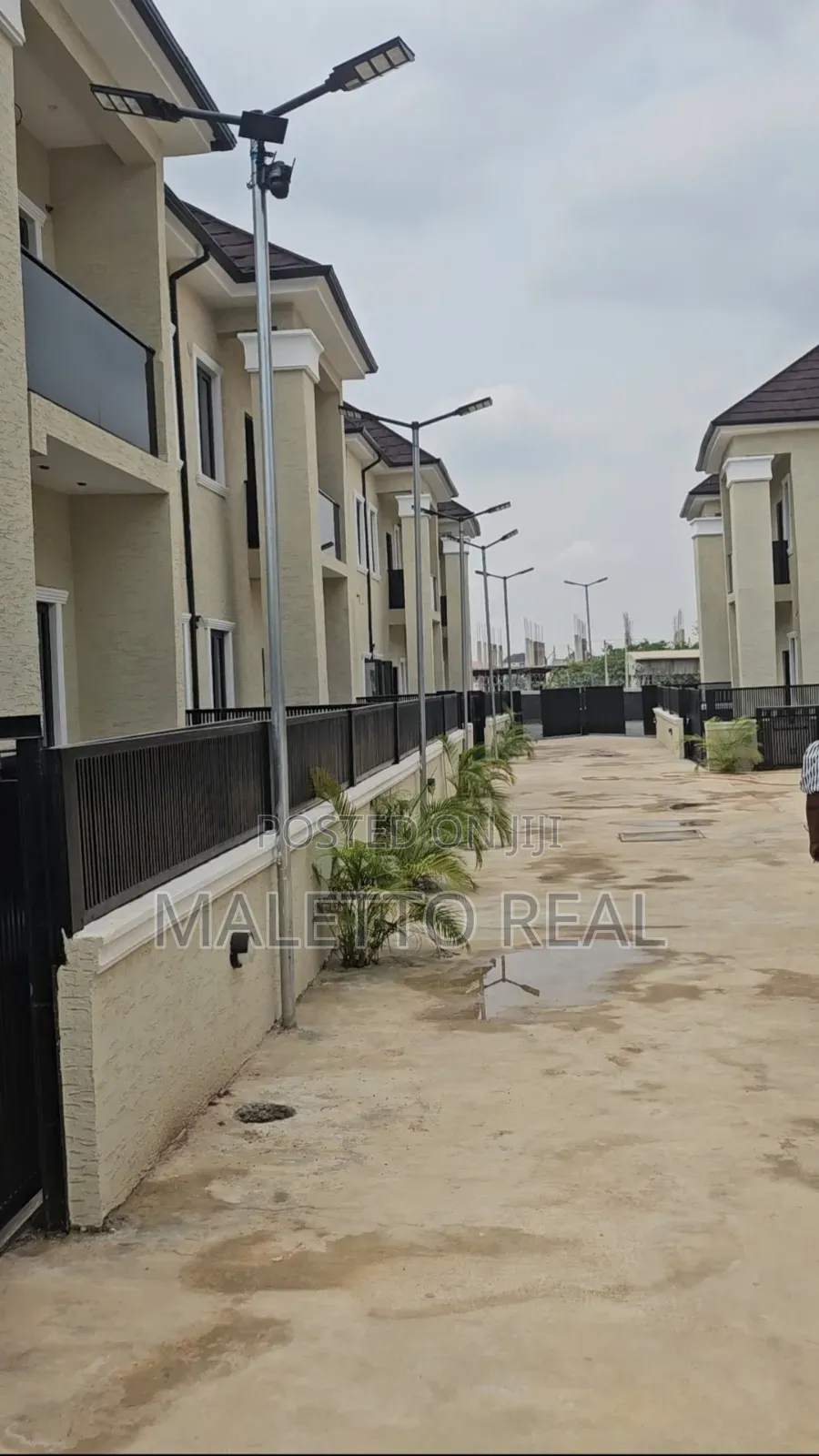 Furnished 5bdrm Duplex in 7 Families, Gaduwa for sale