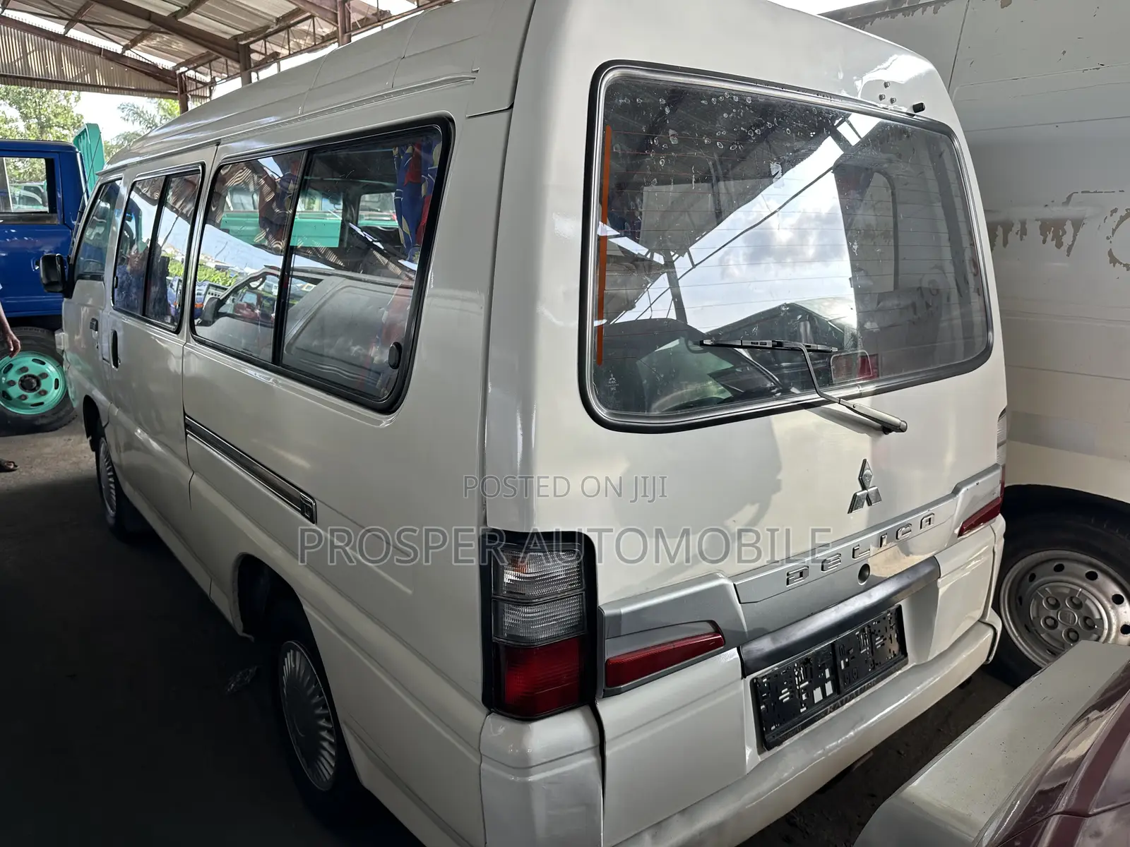Mitsubishi L300 2012 White