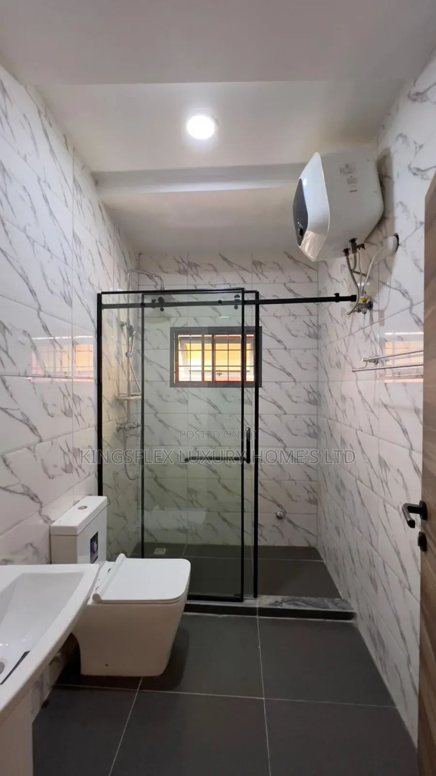 4bdrm Townhouse/Terrace in Estate, Guzape District for sale