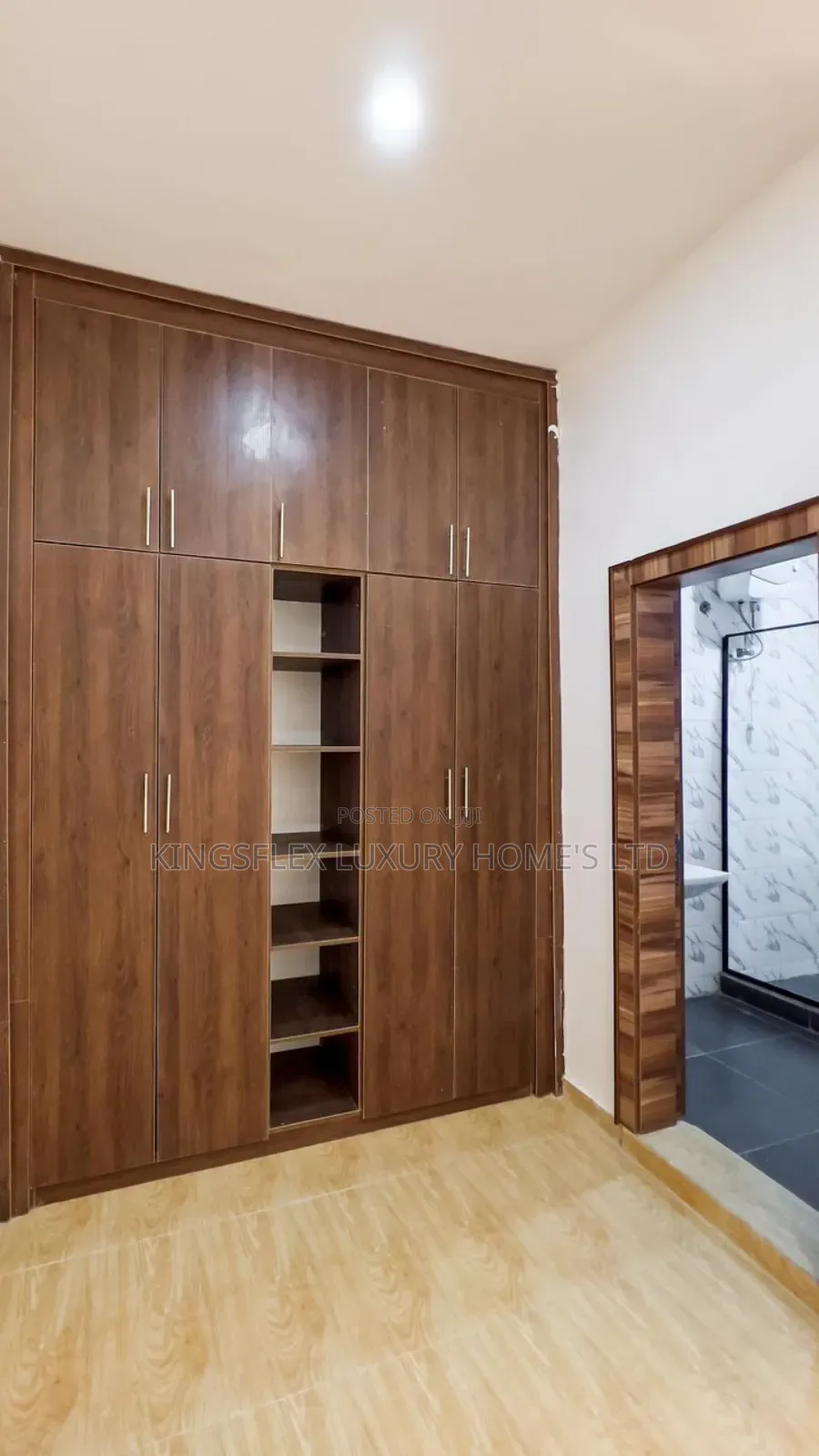 4bdrm Townhouse/Terrace in Estate, Guzape District for sale