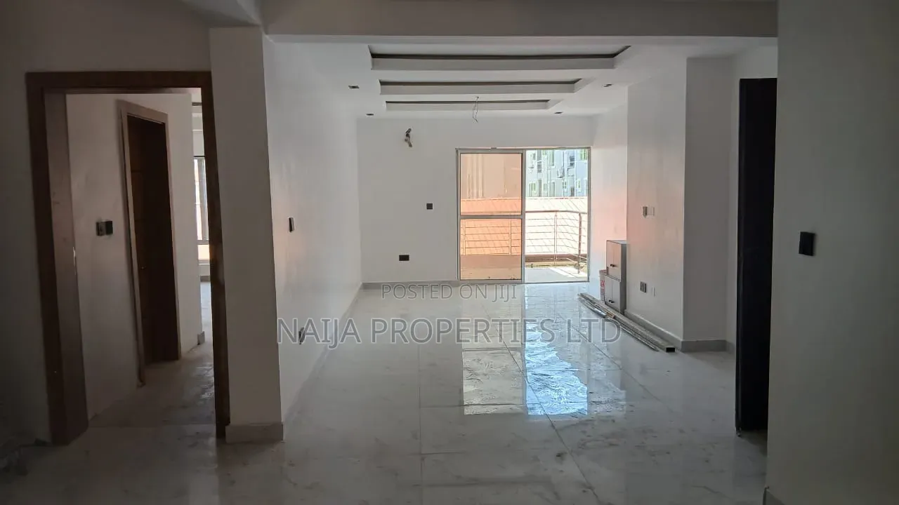 3bdrm Apartment in Off Freedom Way, Lekki Phase 1 for sale