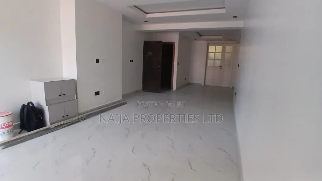 3bdrm Apartment in Off Freedom Way, Lekki Phase 1 for sale