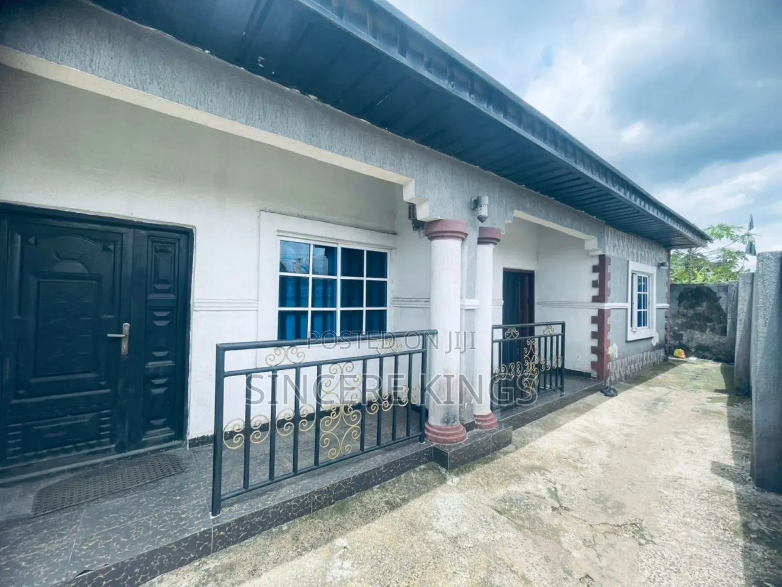 5 Units of 1 Bedroom Flats