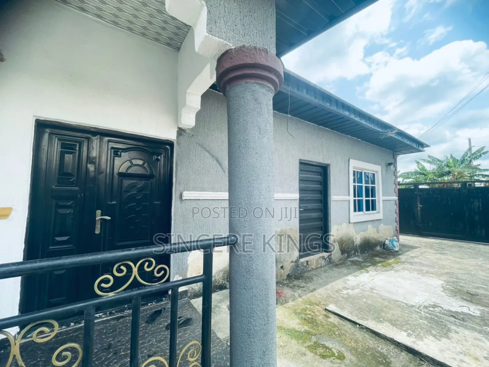 5 Units of 1 Bedroom Flats
