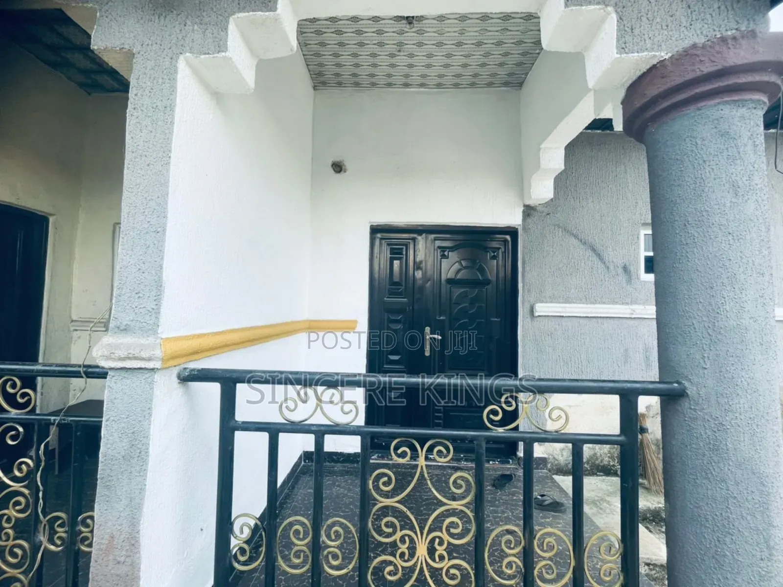 5 Units of 1 Bedroom Flats