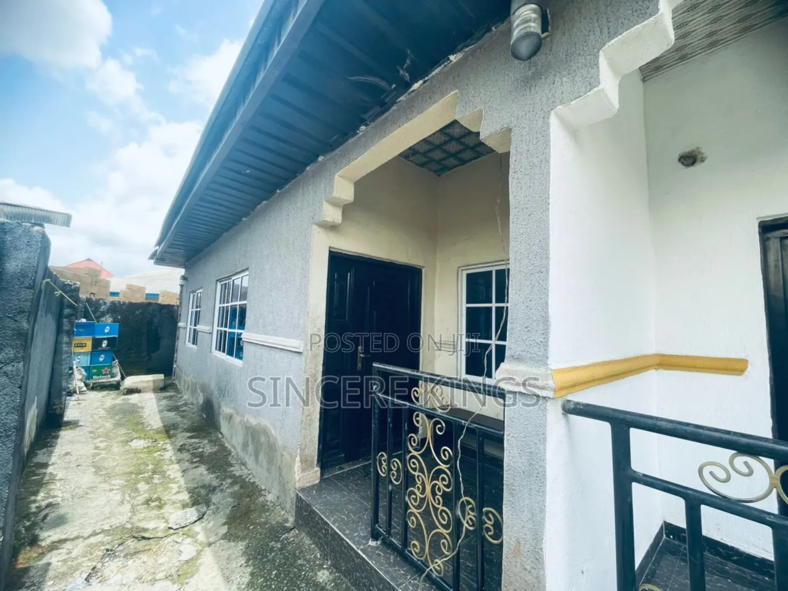 5 Units of 1 Bedroom Flats