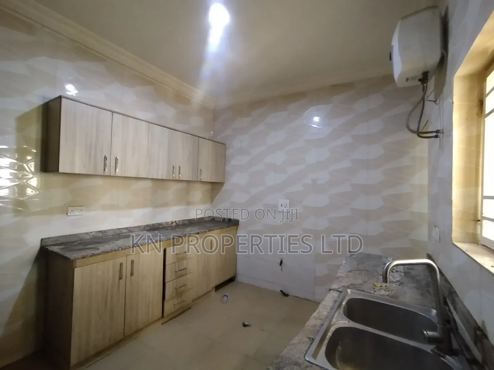 3bdrm Block of Flats in Kaura for rent