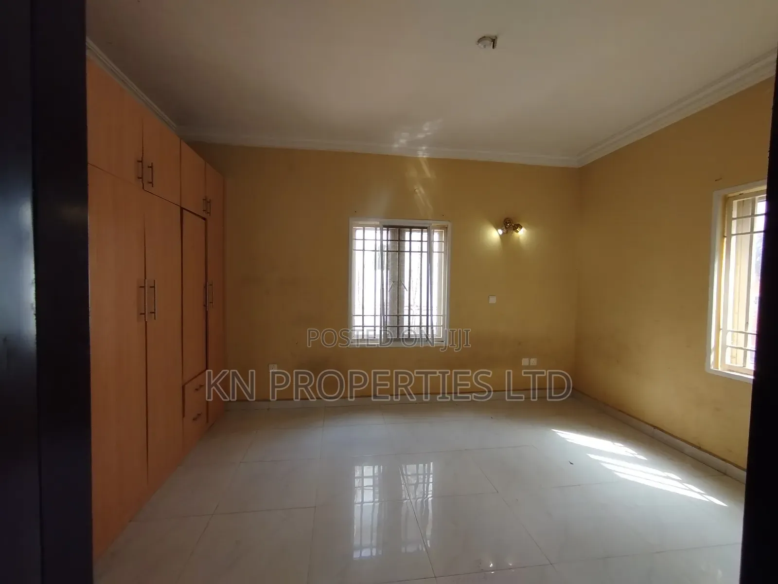 3bdrm Block of Flats in Kaura for rent